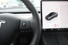 2023 Tesla Model 3 - Photo 17