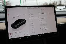 2023 Tesla Model 3 - Photo 22