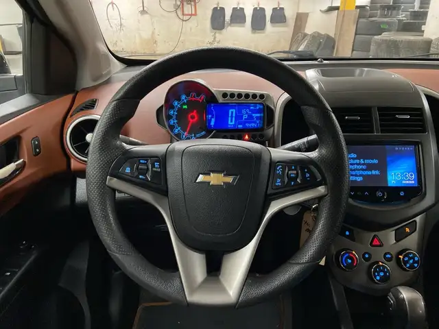 2016 Chevrolet Sonic LT Auto HEATED SEATS A/C - Photo 17