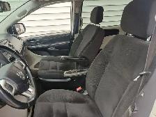 2017 Dodge Caravan SXT - Photo 7