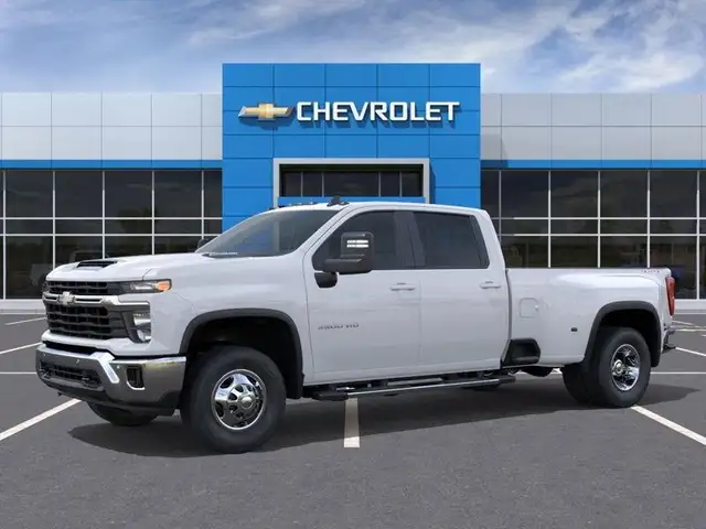 2026 Chevrolet Silverado 3500HD LT - Photo 2