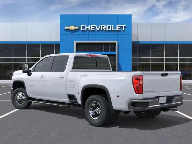 2026 Chevrolet Silverado 3500HD LT - Photo 3