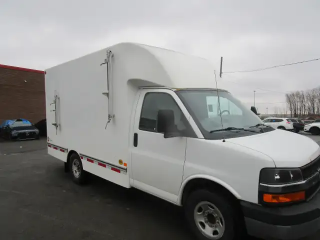Chevrolet Express Cutaway 3500 Van 139' 3500 2014 camper - Photo 2