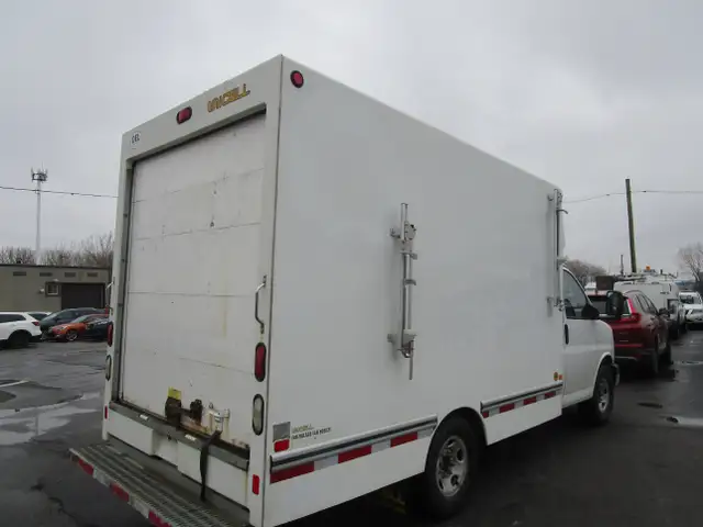 Chevrolet Express Cutaway 3500 Van 139' 3500 2014 camper - Photo 9