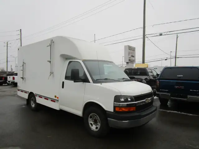 Chevrolet Express Cutaway 3500 Van 139' 3500 2014 camper - Photo 12