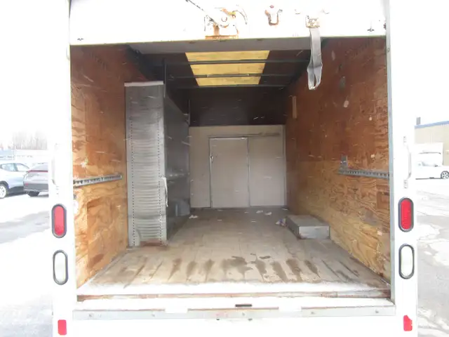 Chevrolet Express Cutaway 3500 Van 139' 3500 2014 camper - Photo 13