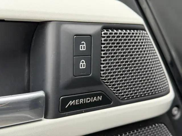 2023 Land Rover Defender 110 S AWD BLACK ON BLACK - Photo 28
