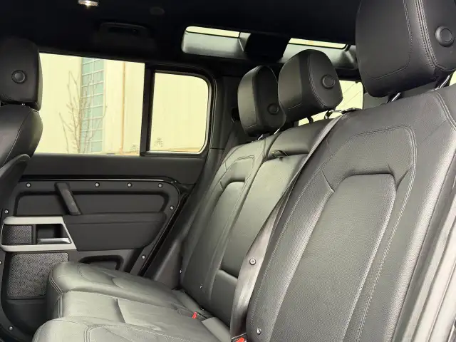 2023 Land Rover Defender 110 S AWD BLACK ON BLACK - Photo 32