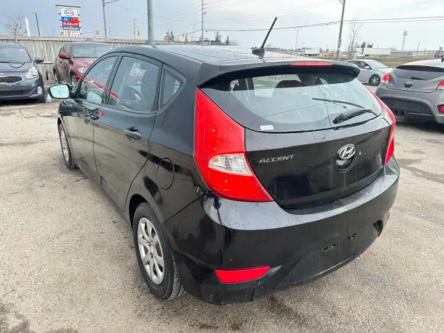 2013 Hyundai Accent GL, AUTO, HATCH, ONLY 195KMS, CERTIFIED - Photo 3