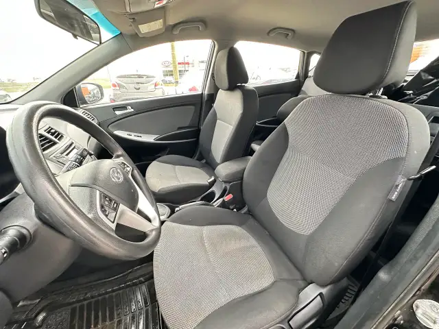 2013 Hyundai Accent GL, AUTO, HATCH, ONLY 195KMS, CERTIFIED - Photo 9