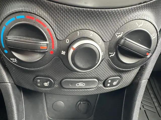 2013 Hyundai Accent GL, AUTO, HATCH, ONLY 195KMS, CERTIFIED - Photo 12