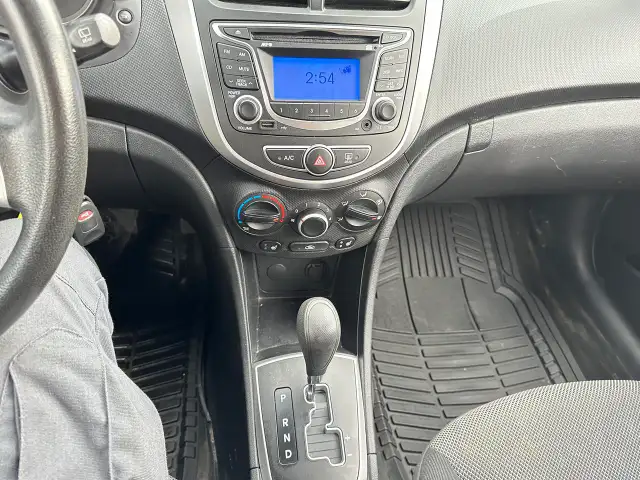 2013 Hyundai Accent GL, AUTO, HATCH, ONLY 195KMS, CERTIFIED - Photo 13