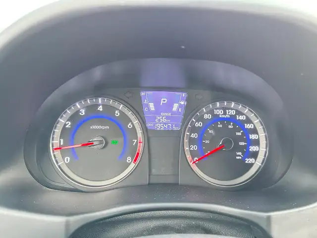 2013 Hyundai Accent GL, AUTO, HATCH, ONLY 195KMS, CERTIFIED - Photo 14