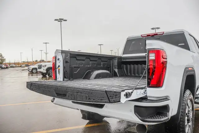2026 GMC Sierra 3500HD Denali - Photo 8
