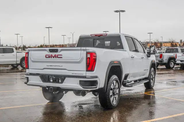 2026 GMC Sierra 3500HD Denali - Photo 9