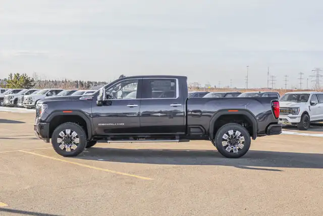 2026 GMC Sierra 3500HD Denali - Photo 5