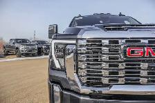 2026 GMC Sierra 3500HD Denali - Photo 11