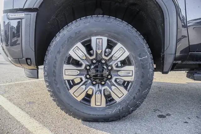 2026 GMC Sierra 3500HD Denali - Photo 13