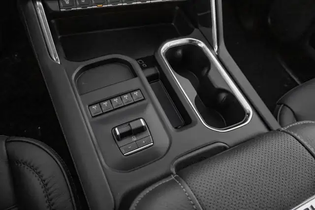 2026 GMC Sierra 3500HD Denali - Photo 28
