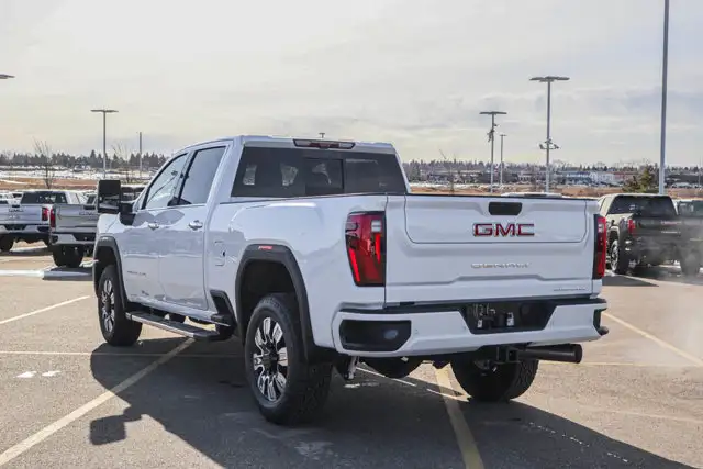 2026 GMC Sierra 3500HD Denali - Photo 6