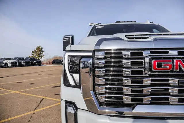 2026 GMC Sierra 3500HD Denali - Photo 11