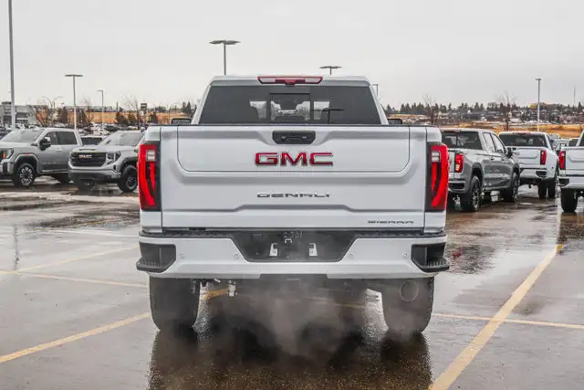2026 GMC Sierra 3500HD Denali - Photo 7
