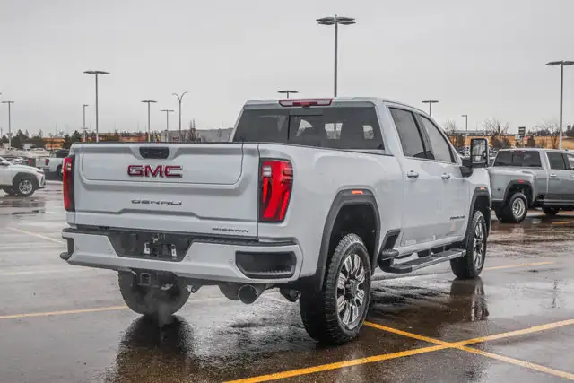 2026 GMC Sierra 3500HD Denali - Photo 9