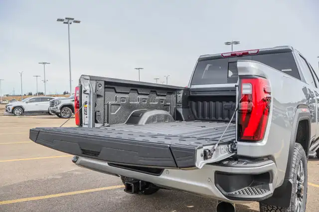 2026 GMC Sierra 3500HD Denali - Photo 8
