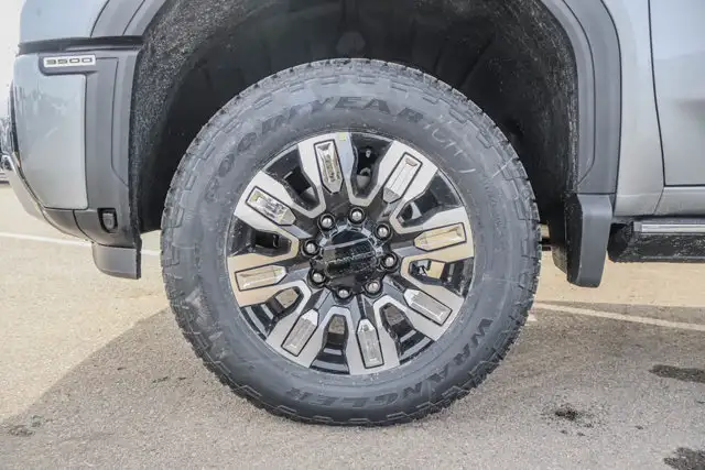 2026 GMC Sierra 3500HD Denali - Photo 13