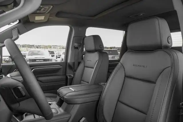 2026 GMC Sierra 3500HD Denali - Photo 33