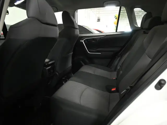 2024 Toyota RAV4 LE No Accident Radar Cruise Lane Assist Blind S - Photo 22