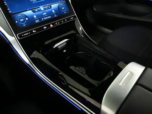 2023 Mercedes-Benz C C 300 4MATIC AMG 360CAM Panoramic Roof Ambi - Photo 23