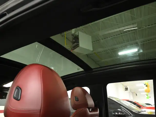 2023 BMW X3 xDrive30i ///M Shadow No Accident Red Interior Panor - Photo 23