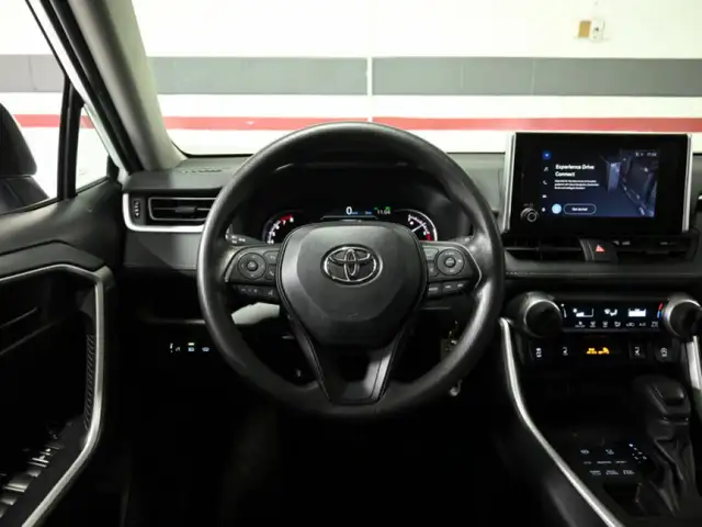 2024 Toyota RAV4 LE No Accident Radar Cruise Blindspot Lane Assi - Photo 12