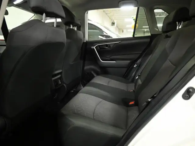 2024 Toyota RAV4 LE No Accident Radar Cruise Blindspot Lane Assi - Photo 22