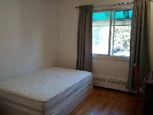 Grand chambre private à louer 5 mins à pied monk metro