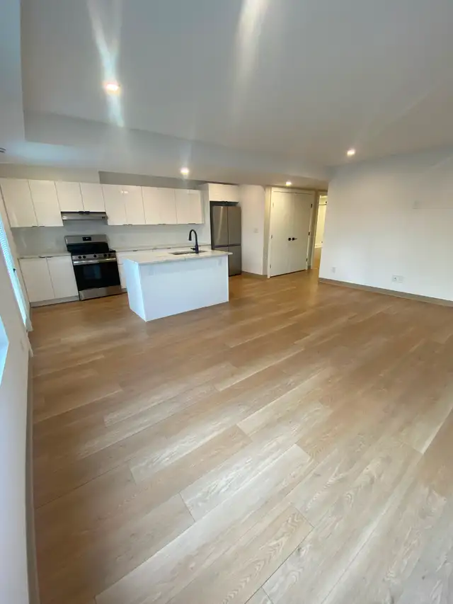 Upstairs 2 bedroom, 1 bath in a 4 plex