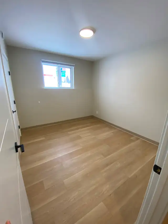 Upstairs 2 bedroom, 1 bath in a 4 plex - Photo 7