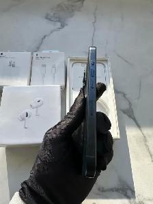 iPhone 15 Pro 256GB AirPods/Fast Charger/Delivery - Photo 2