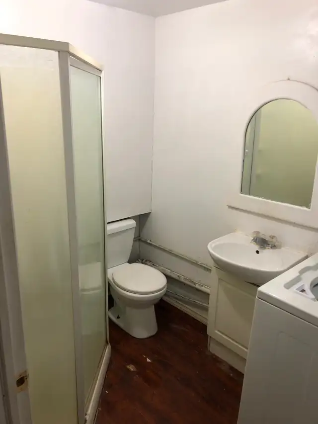 room for rent (keele finch beside keele subway station) - Photo 2
