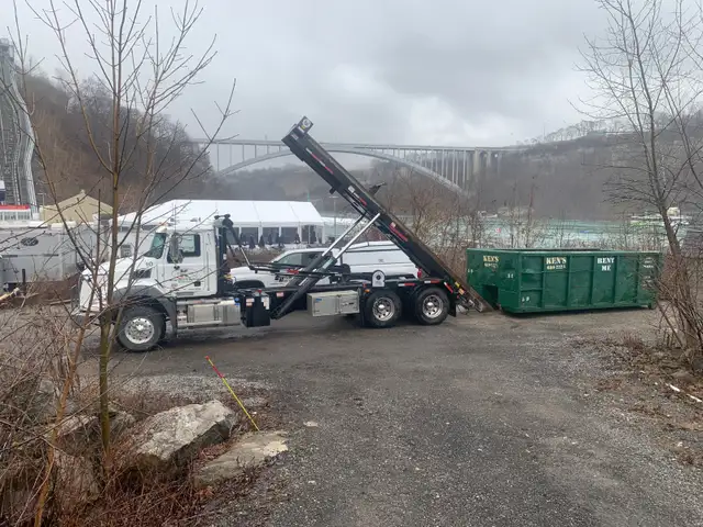 Lugger/Roll Off Driver - Photo 4