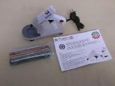 Glue Gun MiniMakers Craft 30w w/ Suction Base  20 Glitter Sticks