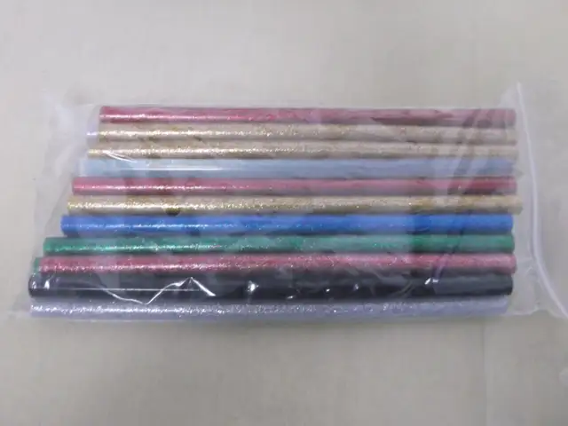 Glue Gun MiniMakers Craft 30w w/ Suction Base  20 Glitter Sticks - Photo 3