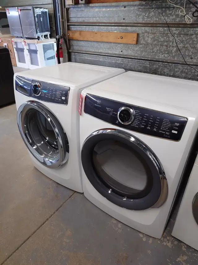 Electrolux '27' White Front Load Washer/Dryer Set on Sale‼️ - Photo 2