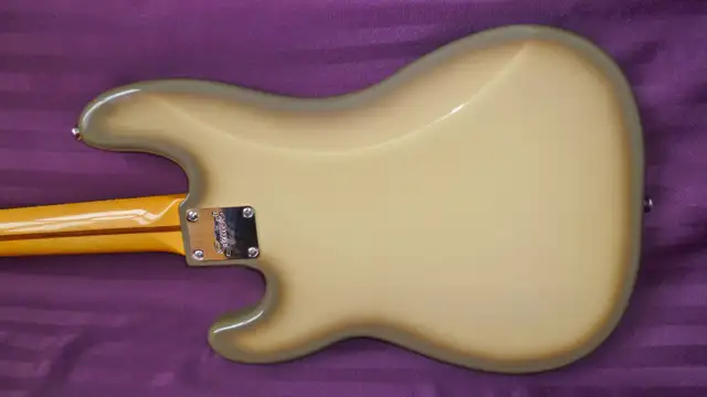 Precision modèle Squier 70's Classic Vibe antigua limité - Photo 6
