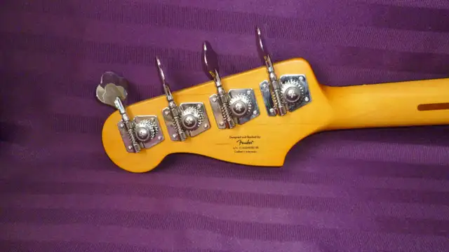 Precision modèle Squier 70's Classic Vibe antigua limité - Photo 8