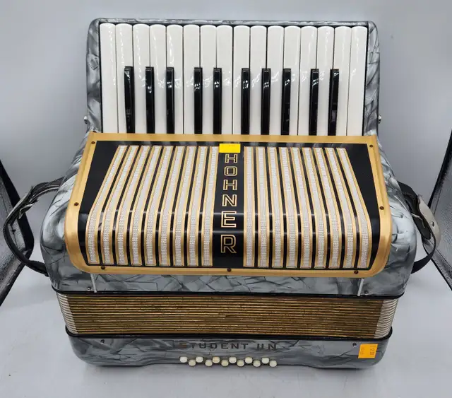 Hohner Accordion Student II N with Case
