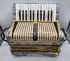 Hohner Accordion Student II N with Case
