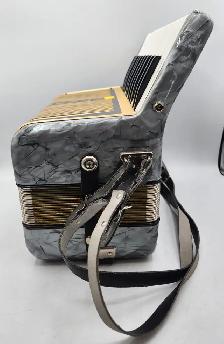 Hohner Accordion Student II N with Case - Photo 4
