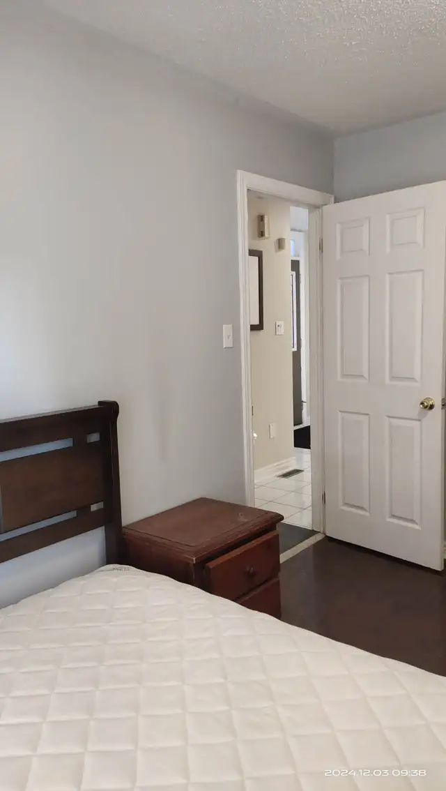 room for rent (male only) - Photo 2